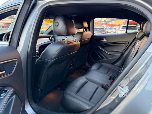 Used 2018 Mercedes-Benz GLA 250 4MATIC image 43