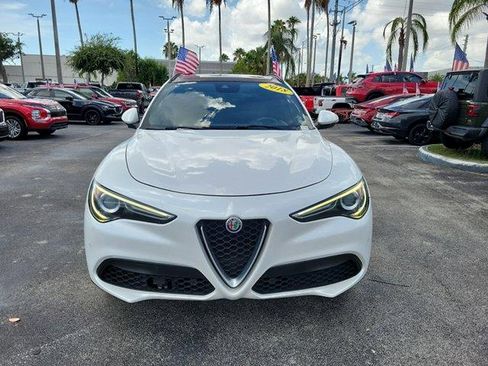 Used 2018 Alfa Romeo Stelvio Ti Sport AWD/4WD image 2