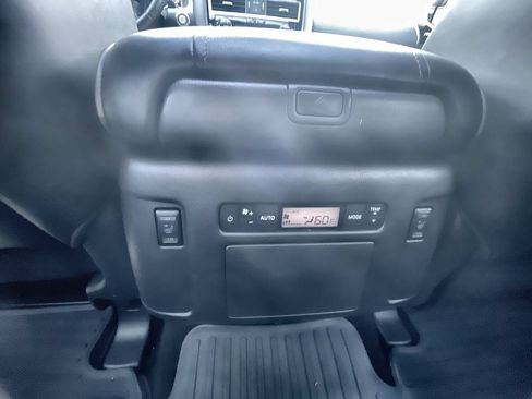 Used 2023 Nissan Armada Platinum w/ Captain's Chairs Package RWD image 22
