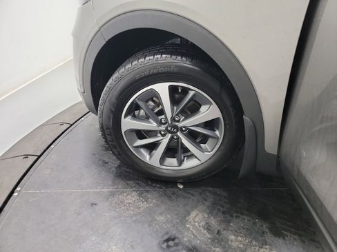 Used 2019 Kia Sorento EX image 29