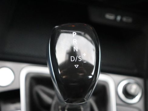 Used 2024 Volkswagen Jetta SE FWD image 35