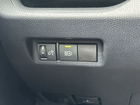 Used 2019 Toyota RAV4 LE w/ Carpet Mat Package FWD image 29