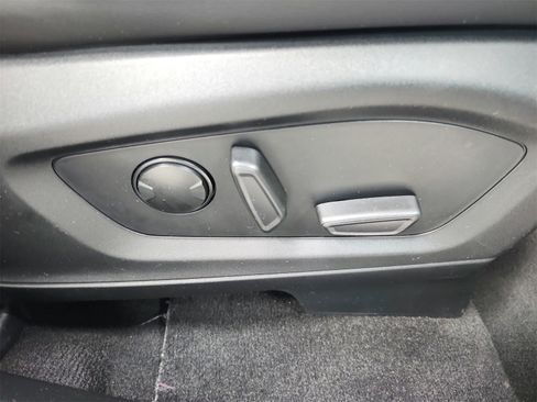 Used 2024 Ford Explorer XLT w/ Equipment Group 202A image 37