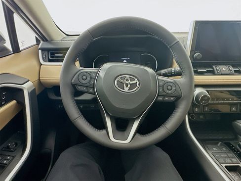 Used 2025 Toyota RAV4 XLE Premium image 12