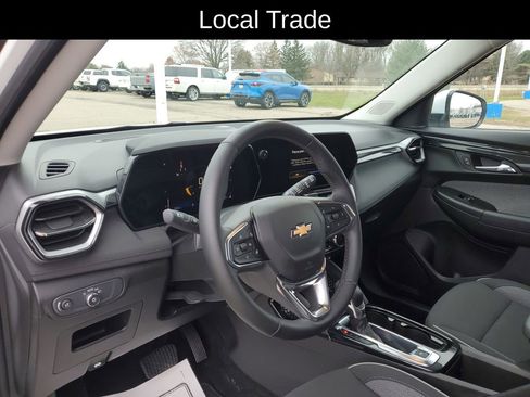 Used 2024 Chevrolet TrailBlazer LT w/ Convenience Package image 8