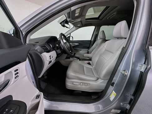 Used 2018 Honda Pilot Touring image 22