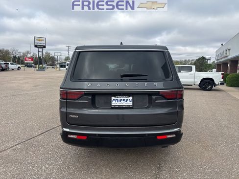 Used 2024 Jeep Wagoneer L 4WD image 4