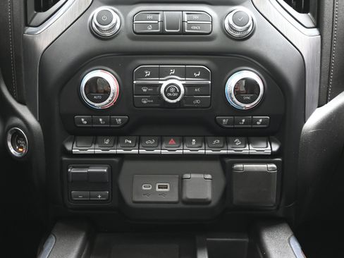 Used 2020 GMC Sierra 2500 Denali w/ Denali Ultimate Package image 35