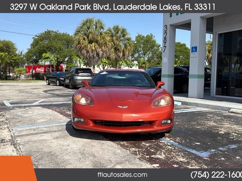 Used 2005 Chevrolet Corvette Coupe w/ Preferred Equipment Group RWD image 3