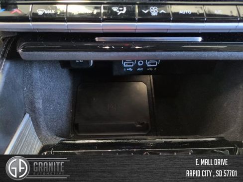 Used 2024 Jeep Wagoneer L Series III w/ Flexible Seating Group image 37