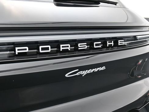 New 2026 Porsche Cayenne AWD/4WD image 14
