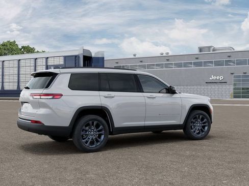 New 2026 Jeep Grand Cherokee L Limited AWD/4WD image 5