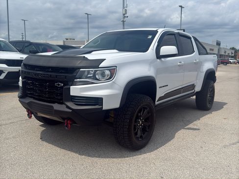 Used 2022 Chevrolet Colorado ZR2 w/ ZR2 Dusk Special Edition AWD/4WD image 2