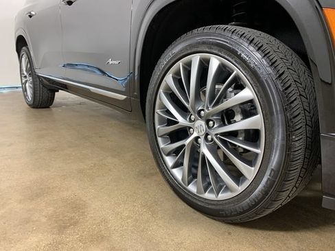 Used 2025 Buick Enclave Avenir w/ Super Cruise Package AWD/4WD image 6
