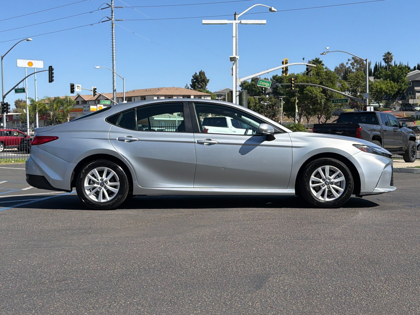 Used 2025 Toyota Camry LE FWD image 6