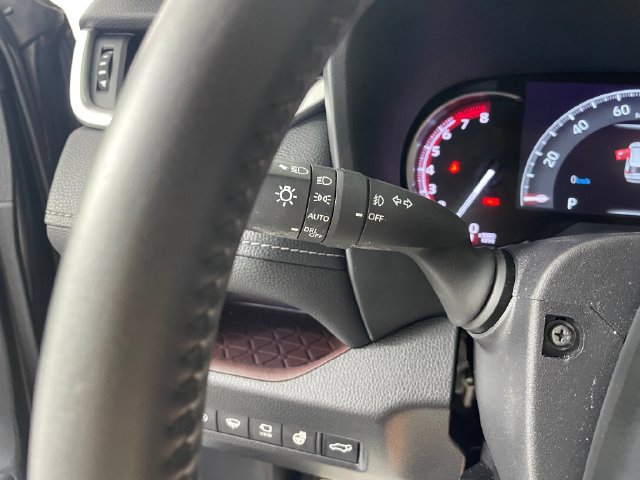 Used 2019 Toyota RAV4 Limited w/ Advanced Technology Package FWD image 14