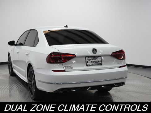 Used 2018 Volkswagen Passat 2.0T R-Line w/ R-Line Lighting Package image 6