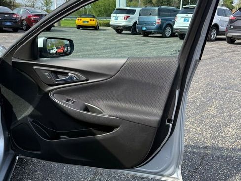 Used 2022 Chevrolet Malibu LT FWD image 16