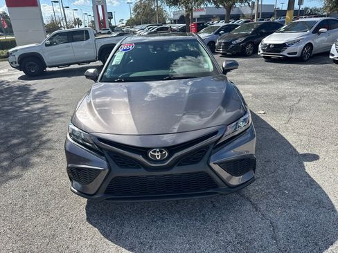 Used 2024 Toyota Camry SE image 4
