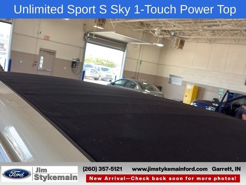 Used 2022 Jeep Wrangler Unlimited Sport w/ Sun And Sound Package AWD/4WD image 2