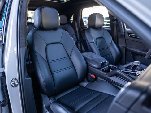 Certified 2023 Porsche Cayenne GTS AWD/4WD image 55