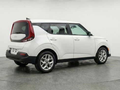 Used 2025 Kia Soul LX w/ LX Technology Package FWD image 7