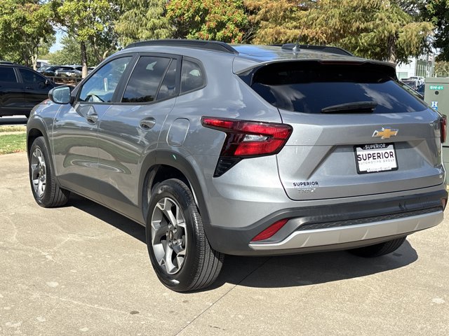 Used 2024 Chevrolet Trax LT w/ Driver Confidence Package FWD image 9