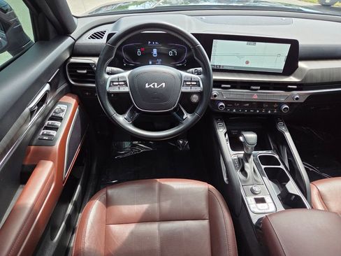Used 2024 Kia Telluride EX w/ EX Captain's Chair Package image 23