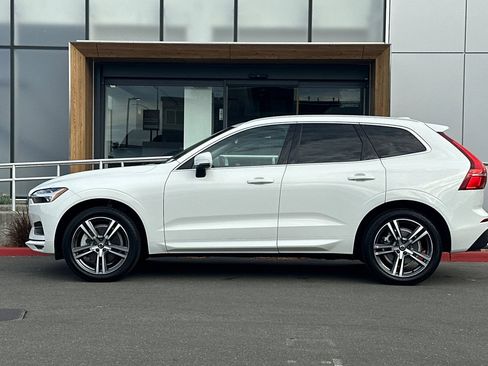 Used 2021 Volvo XC60 T6 Momentum w/ Premium Package AWD/4WD image 5