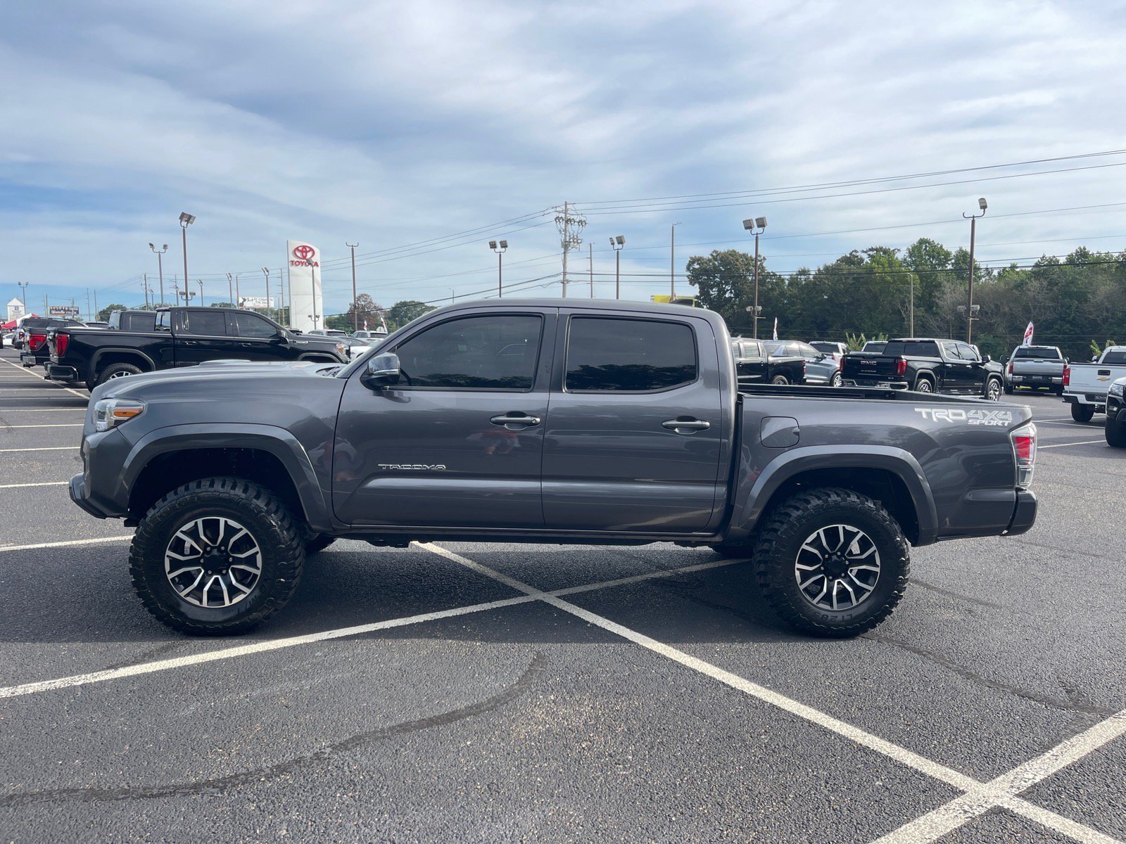 Used 2021 Toyota Tacoma TRD Sport w/ Technology Package AWD/4WD image 13