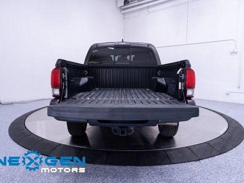 Used 2019 Toyota Tacoma SR image 29
