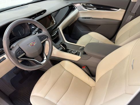 Certified 2023 Cadillac XT6 Premium Luxury w/ Technology Package FWD image 27