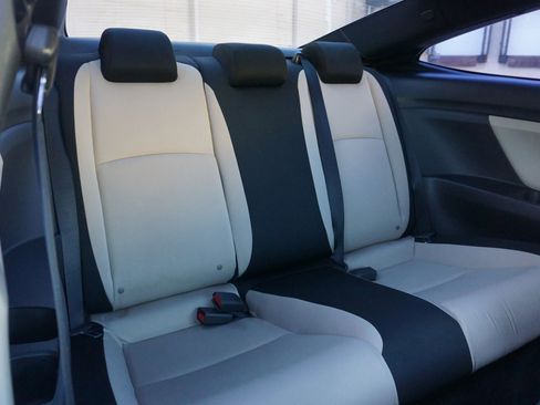 Used 2017 Honda Civic EX-T image 19