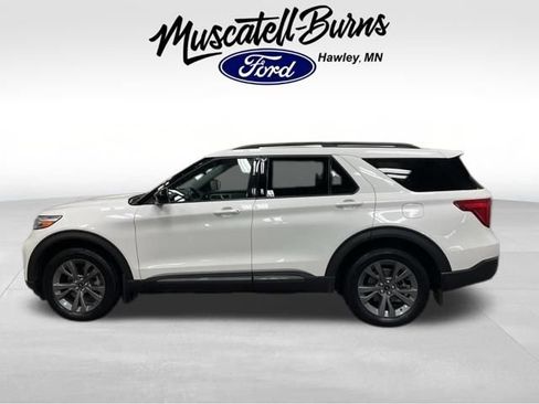Used 2023 Ford Explorer XLT w/ Equipment Group 202A AWD/4WD image 4