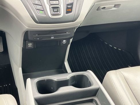 Used 2018 Honda Odyssey Touring image 18