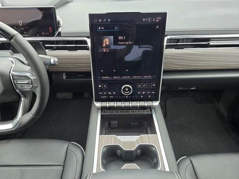 Used 2024 GMC Sierra EV Denali image 24