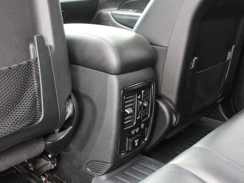 Used 2021 Jeep Grand Cherokee Limited AWD/4WD image 24