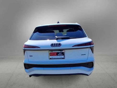 New 2026 Audi Q3 quattro 2.0T AWD/4WD image 7