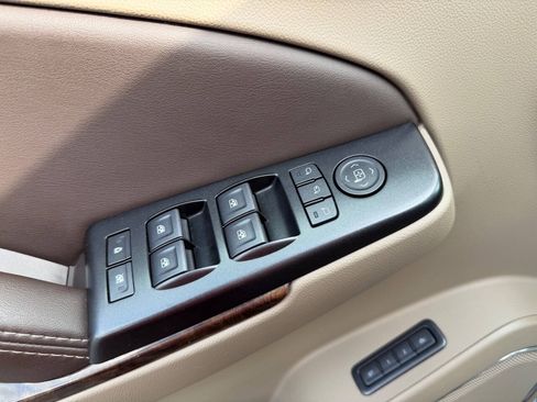 Used 2019 Chevrolet Tahoe LT w/ Luxury Package AWD/4WD image 35