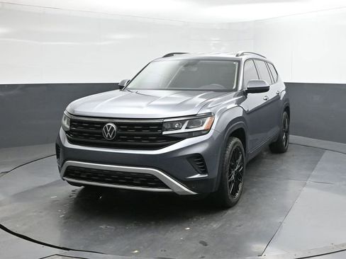 Used 2023 Volkswagen Atlas SE image 30