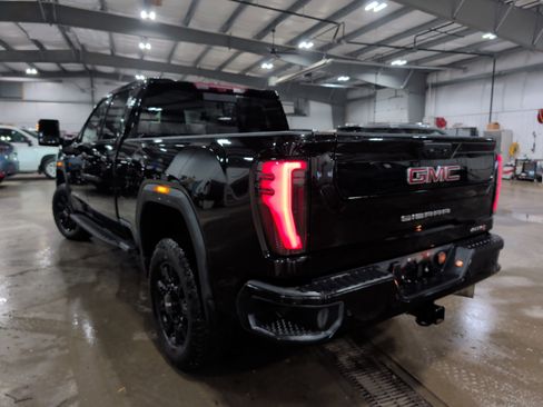 Used 2025 GMC Sierra 3500 AT4 w/ AT4 Premium Plus Package image 4