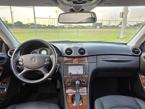 Used 2009 Mercedes-Benz CLK 350 Coupe image 14