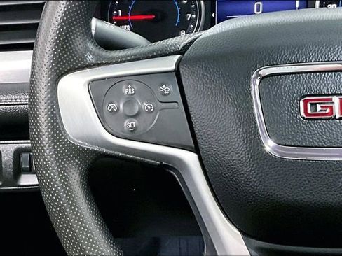 Used 2023 GMC Acadia SLE w/ LPO, Black Accent Package image 11