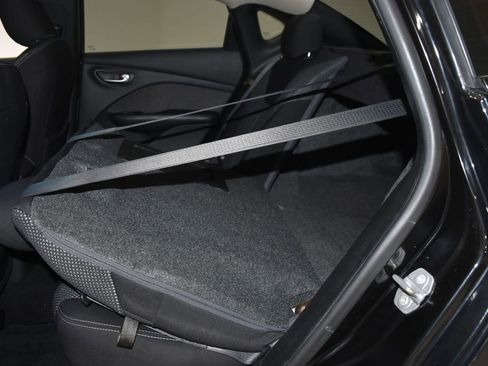 Used 2015 Dodge Dart SXT image 26