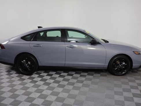Used 2025 Honda Accord SE image 9