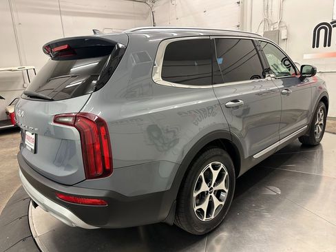 Used 2022 Kia Telluride EX image 17