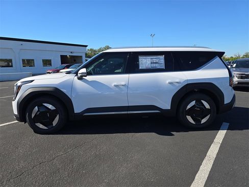 New 2026 Kia EV9 Wind image 5