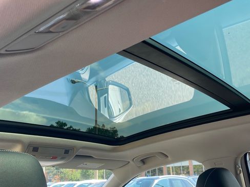Used 2023 Volkswagen Tiguan SE w/ Panoramic Sunroof Package FWD image 20
