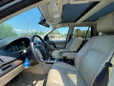 Used 2013 Land Rover LR2 HSE image 10