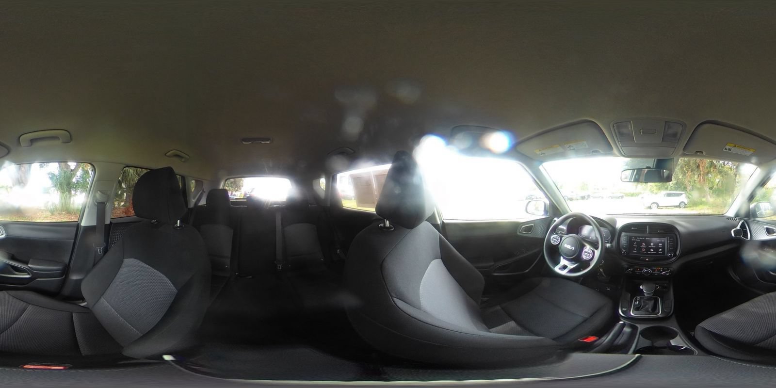 Used 2025 Kia Soul LX w/ LX Technology Package FWD image 39